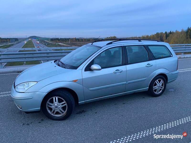 Używany Ford Focus 2003 Srebrny Sedan/Limuzyna