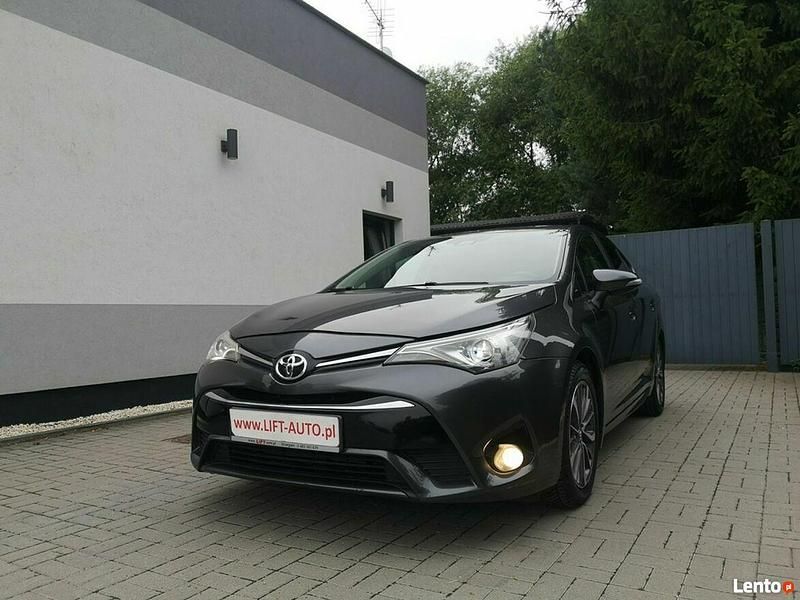 Szary Używany 2015 Toyota Avensis Premium Sedan/Limuzyna | 44 900 zł (Dość drogi) - Obraz 1/4