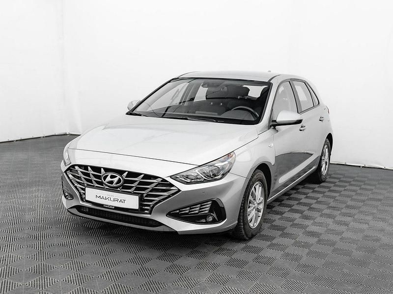 Używany Hyundai i30 110 KM (80 kW) 2022 Srebrny (metalik) Hatchback