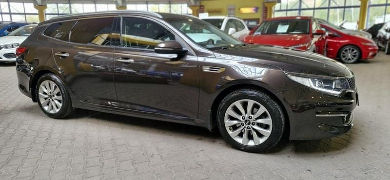 Brązowy Używany 2018 Kia Optima Kombi | 61 000 zł - Obraz 1/4