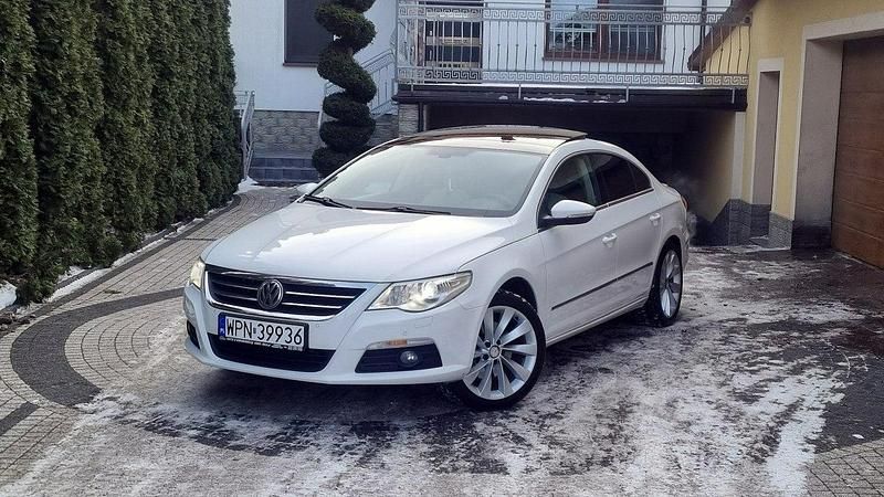 Używany VW Passat 170 KM (125 kW) 2011 Biały Sedan/Limuzyna