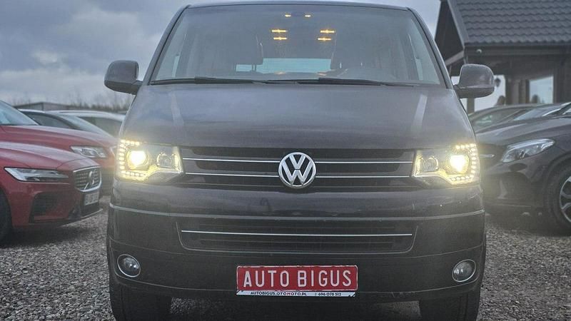 Używany VW Multivan Highline 179 KM (131 kW) 2015 Czerwony ciemny (metalik, perła) Van