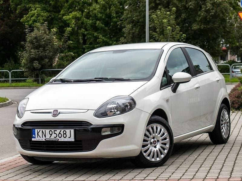Biały (metalik, perła) Używany 2011 Fiat Grande Punto Hatchback | 16 500 zł (Dość drogi) - Obraz 1/4