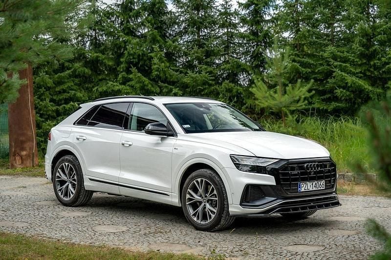 Biały (metalik) Używany 2018 Audi Q8 S-Line SUV | 249 777 zł - Obraz 1/4
