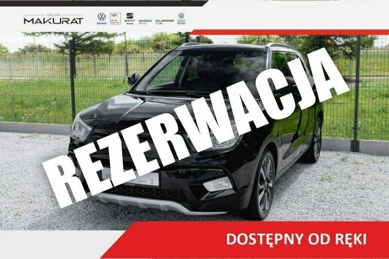 Czarny Używany 2015 Ssangyong Tivoli SUV | 39 810 zł (Uczciwa cena) - Obraz 1/4