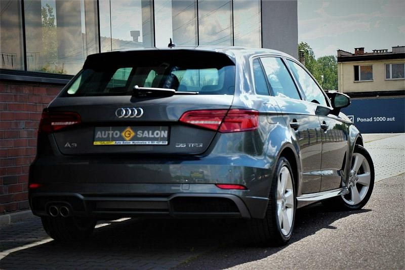 Używany Audi A3 S-Line 150 KM (110 kW) 2019 Szary Hatchback
