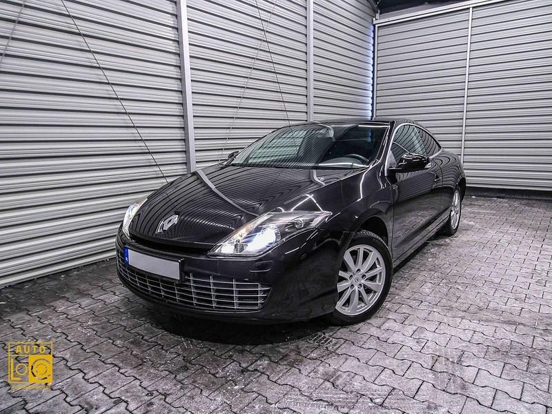 Używany Renault Laguna Coupé 150 KM (110 kW) 2010 Czarny (metalik) Coupe