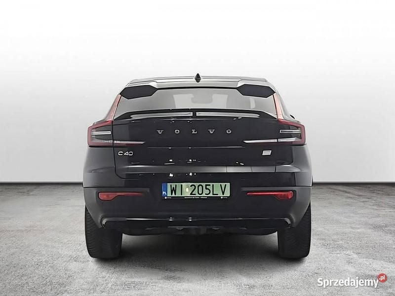 Używany Volvo C40 Core 169 kW (231 KM) 2022 Czarny (metalik) SUV