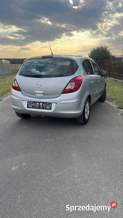 Używany Opel Corsa 2007 Srebrny Hatchback