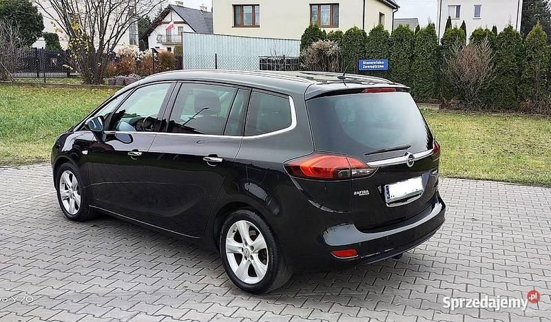 Używany Opel Zafira 2012 Czarny Minivan