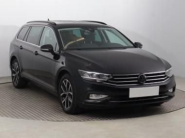 Czarny Używany 2022 VW Passat Kombi | 77 999 zł (Dobra cena) - Obraz 1/4
