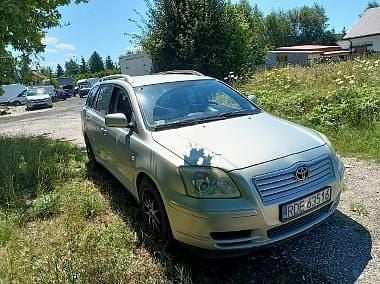 Srebrny Używany 2005 Toyota Avensis Kombi | 4750 zł (Super Cena) - Obraz 1/4