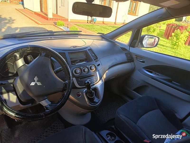 Używany Mitsubishi Grandis 140 KM (102 kW) 2007 Minivan