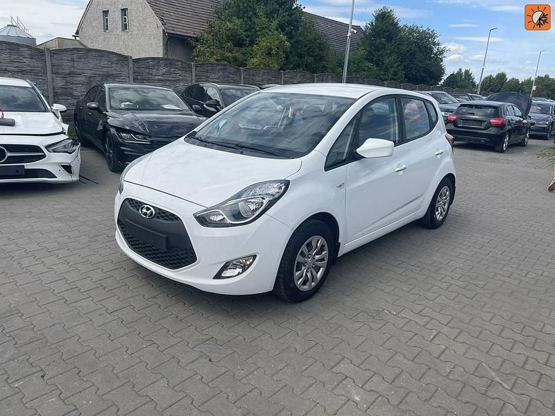 Biały Używany 2017 Hyundai ix20 Minivan | 25 900 zł - Obraz 1/4