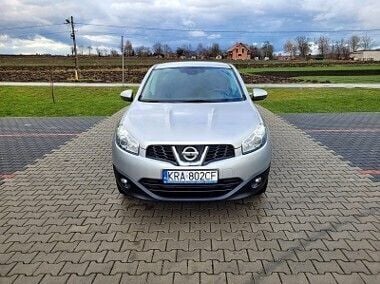 Srebrny Używany 2013 Nissan Qashqai SUV | 34 900 zł (Uczciwa cena) - Obraz 1/4