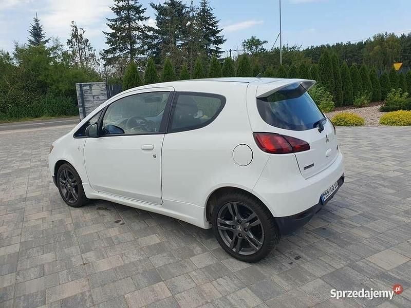 Używany Mitsubishi Colt 2010 Biały Coupe