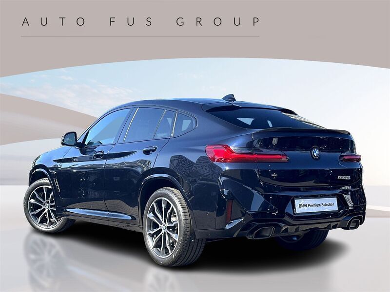 Używany BMW X4 Shadowline 190 KM (139 kW) 2024 Czarny carbon m metalizowany SUV