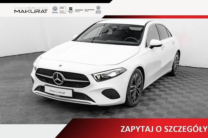 Używany Mercedes A200 150 KM (110 kW) 2023 Biały (metalik) Sedan/Limuzyna