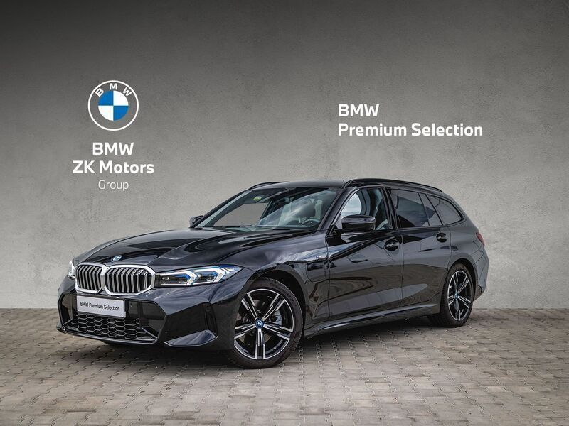 Black sapphire metallic metalizowany Używany 2023 BMW 330e Comfort Edition Kombi | 244 900 zł (Dość drogi) - Obraz 1/4