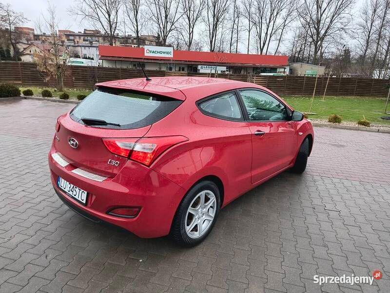 Używany Hyundai i30 2013 Czerwony Coupe