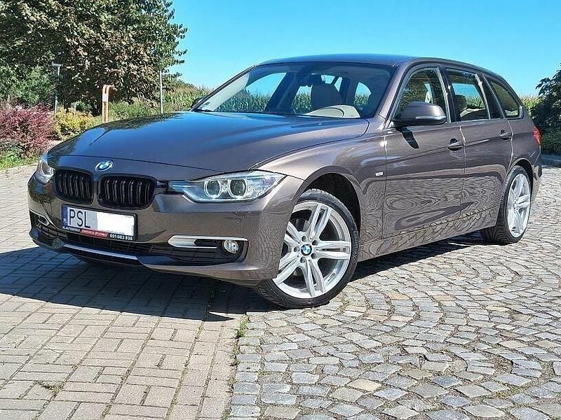 Brązowy Używany 2013 BMW 320 Kombi | 37 900 zł (Super Cena) - Obraz 1/4