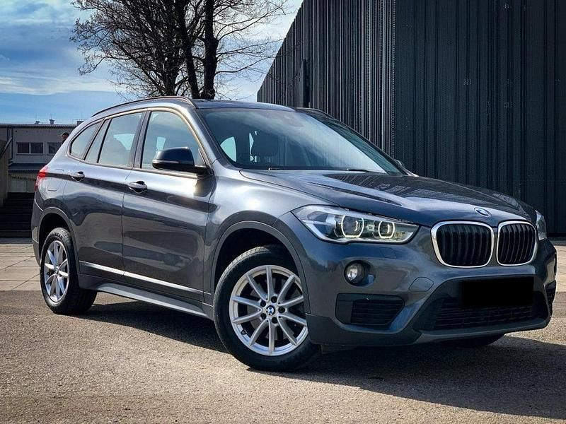 Używany BMW X1 190 KM (139 kW) 2018 Szary SUV