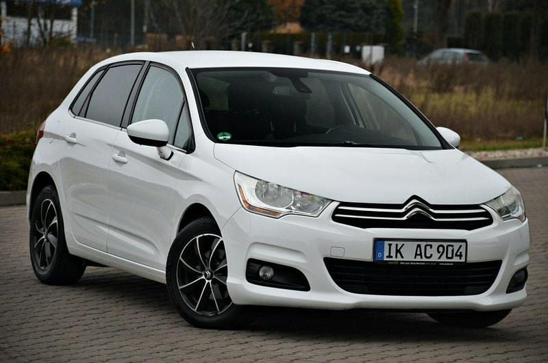 Używany Citroën C4 111 KM (81 kW) 2012 Biały Hatchback