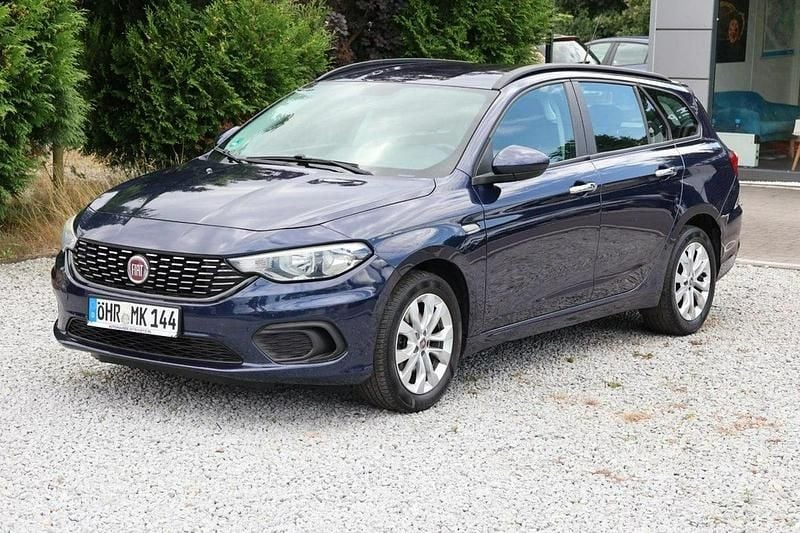 Inny (metalik) Używany 2016 Fiat Tipo Kombi | 33 400 zł (Uczciwa cena) - Obraz 1/4