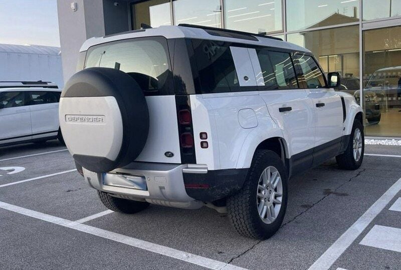 Używany Land Rover Defender S 200 KM (147 kW) 2020 Zielony (metalik) SUV