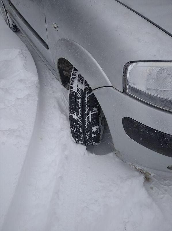 Używany Citroën C3 2008 Srebrny Hatchback