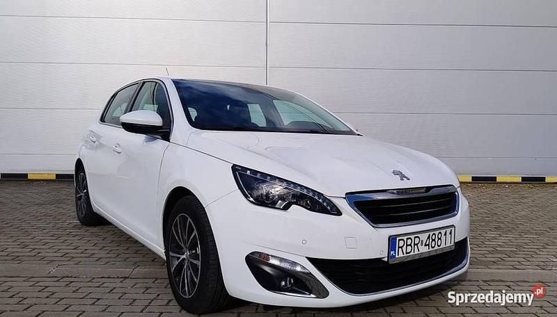 Biały Używany 2016 Peugeot 308 Hatchback | 29 900 zł (Uczciwa cena) - Obraz 1/4