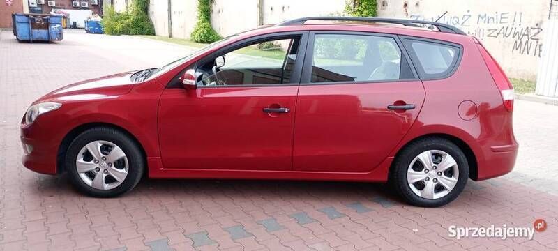 Bordowy Używany 2011 Hyundai i30 Kombi | 21 500 zł (Dość drogi) - Obraz 1/4