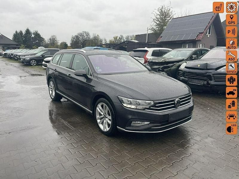 Czarny Używany 2021 VW Passat Elegance Kombi | 57 900 zł - Obraz 1/4