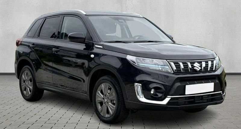 Używany Suzuki Vitara 129 KM (94 kW) 2021 Czarny (metalik) SUV