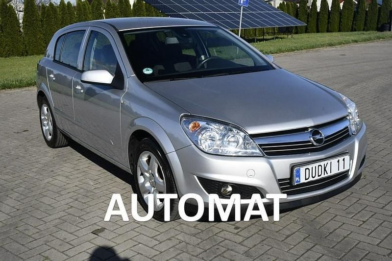 Srebrny Używany 2008 Opel Astra Hatchback | 15 900 zł (Uczciwa cena) - Obraz 1/4