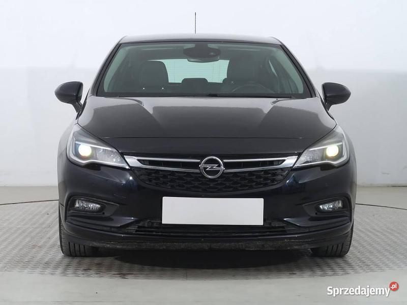 Czarny Używany 2019 Opel Astra Hatchback | 44 999 zł (Uczciwa cena) - Obraz 1/4