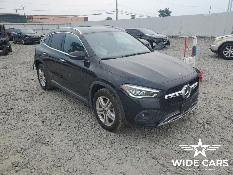 Czarny Używany 2021 Mercedes GLA250 SUV | 72 800 zł - Obraz 1/4