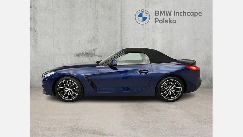 Używany BMW Z4 Shadowline 197 KM (144 kW) 2022 Mediterranblue metallic metalizowany Kabriolet
