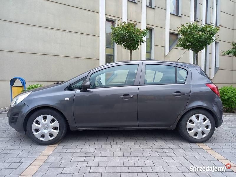 Szary Używany 2011 Opel Corsa Hatchback | 7500 zł (Dobra cena) - Obraz 1/4