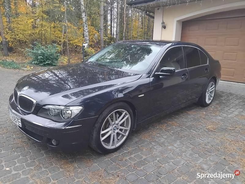 Granatowy Używany 2006 BMW 740 Sedan/Limuzyna | 23 900 zł - Obraz 1/4