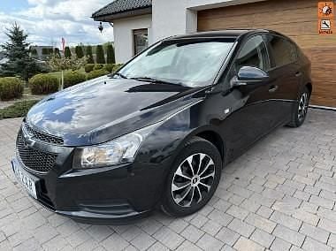 Czarny Używany 2011 Chevrolet Cruze Hatchback | 17 800 zł (Uczciwa cena) - Obraz 1/4