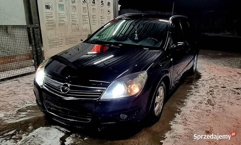 Używany Opel Astra 2008 Czarny Kombi