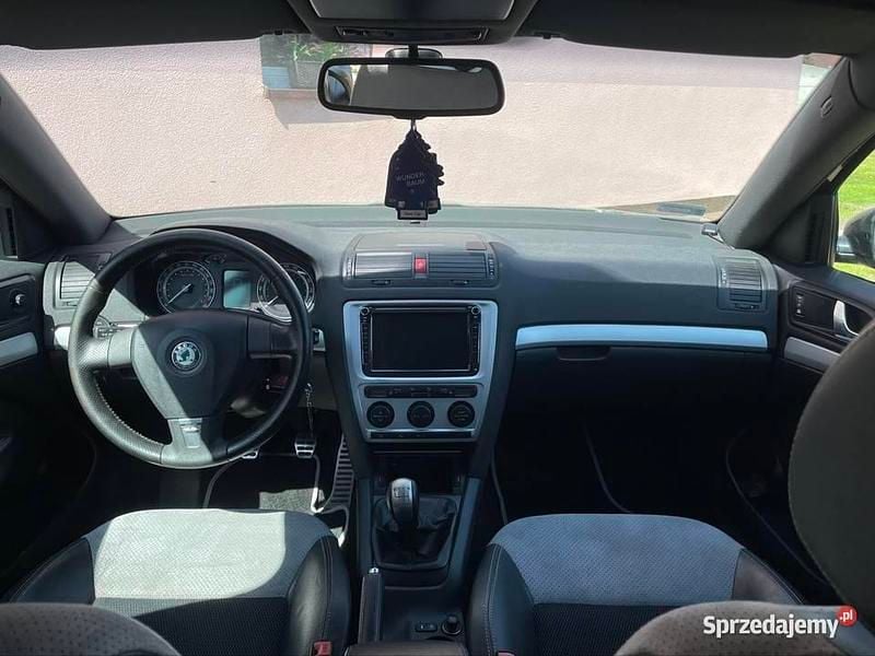 Czarny Używany 2006 Skoda Octavia RS Kombi | 15 900 zł (Uczciwa cena) - Obraz 1/4