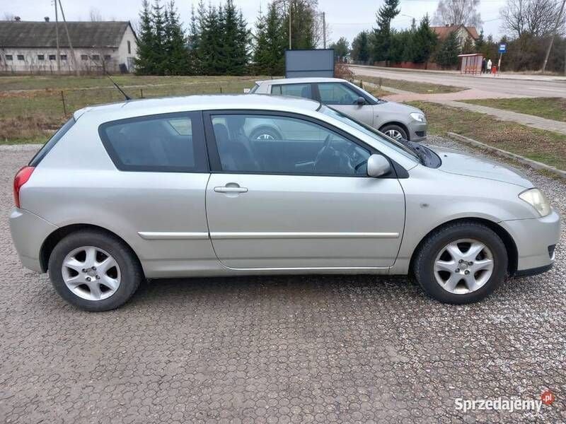 Używany Toyota Corolla 2006 Srebrny Hatchback