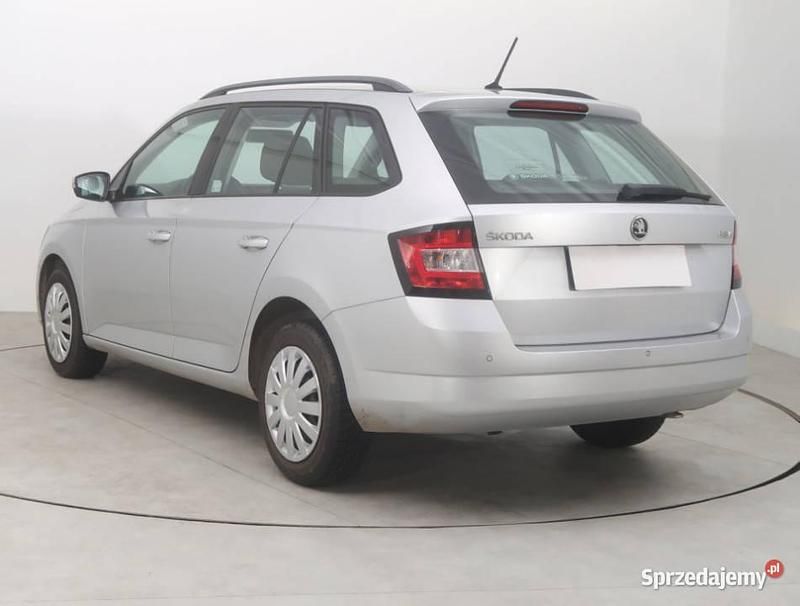 Używany Skoda Fabia 105 KM (77 kW) 2016 Srebrny Kombi