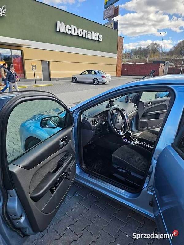 Używany Ford Focus 2006 Szary Sedan/Limuzyna