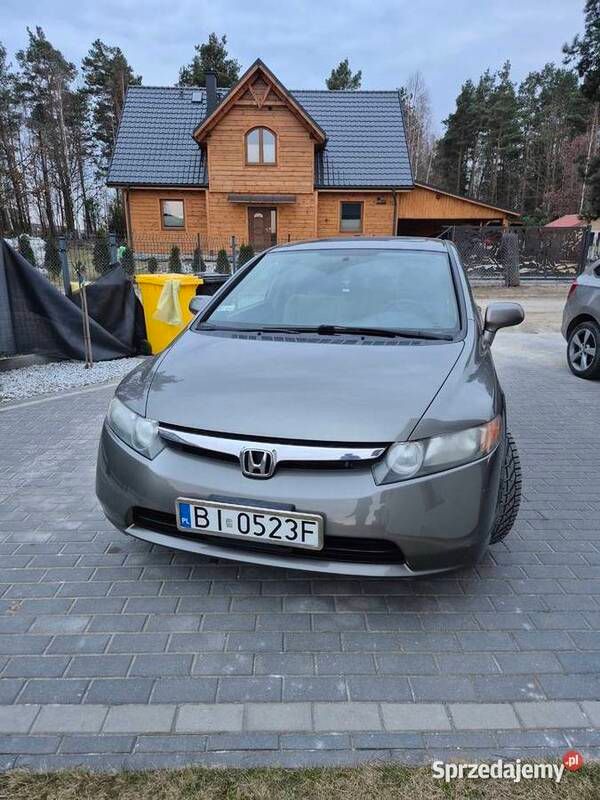 Używany 2007 Honda Civic Sedan/Limuzyna | 18 000 zł (Uczciwa cena) - Obraz 1/4