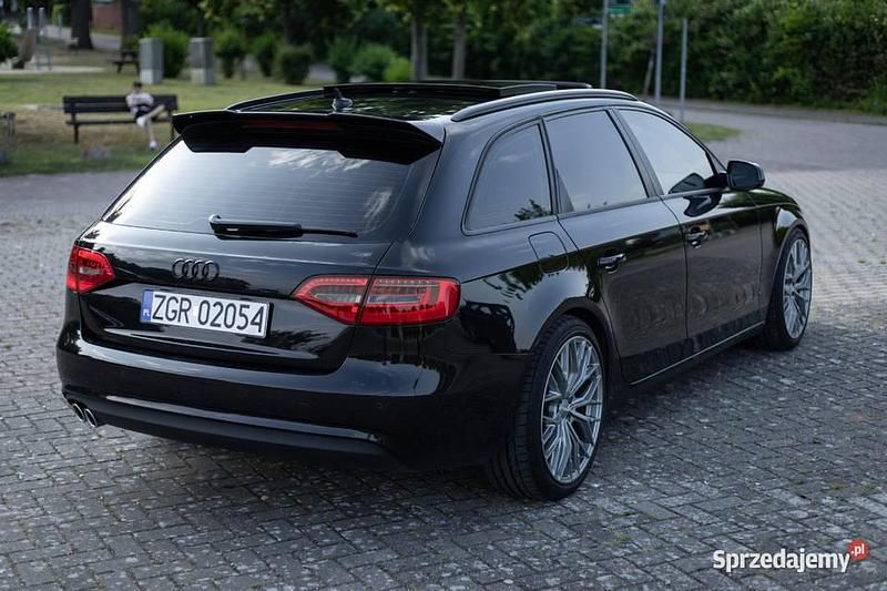 Używany Audi A4 2013 Czarny Kombi