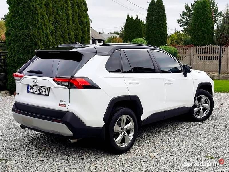 Używany Toyota RAV4 203 KM (149 kW) 2020 Biały SUV