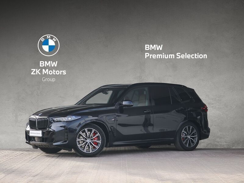 Czarny carbon m metalizowany Używany 2024 BMW X5 Comfort Edition SUV | 489 900 zł - Obraz 1/3